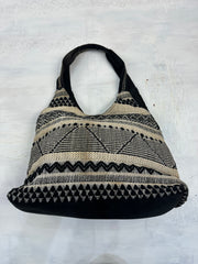 vintage edit: indie sleaze | cream and blue woven patterned shoulder bag