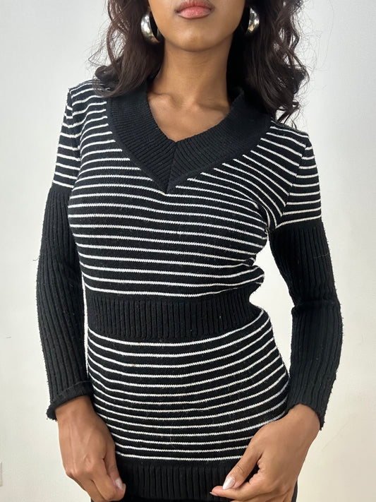 BEST PICKS | small black knit jumper with white stripe print