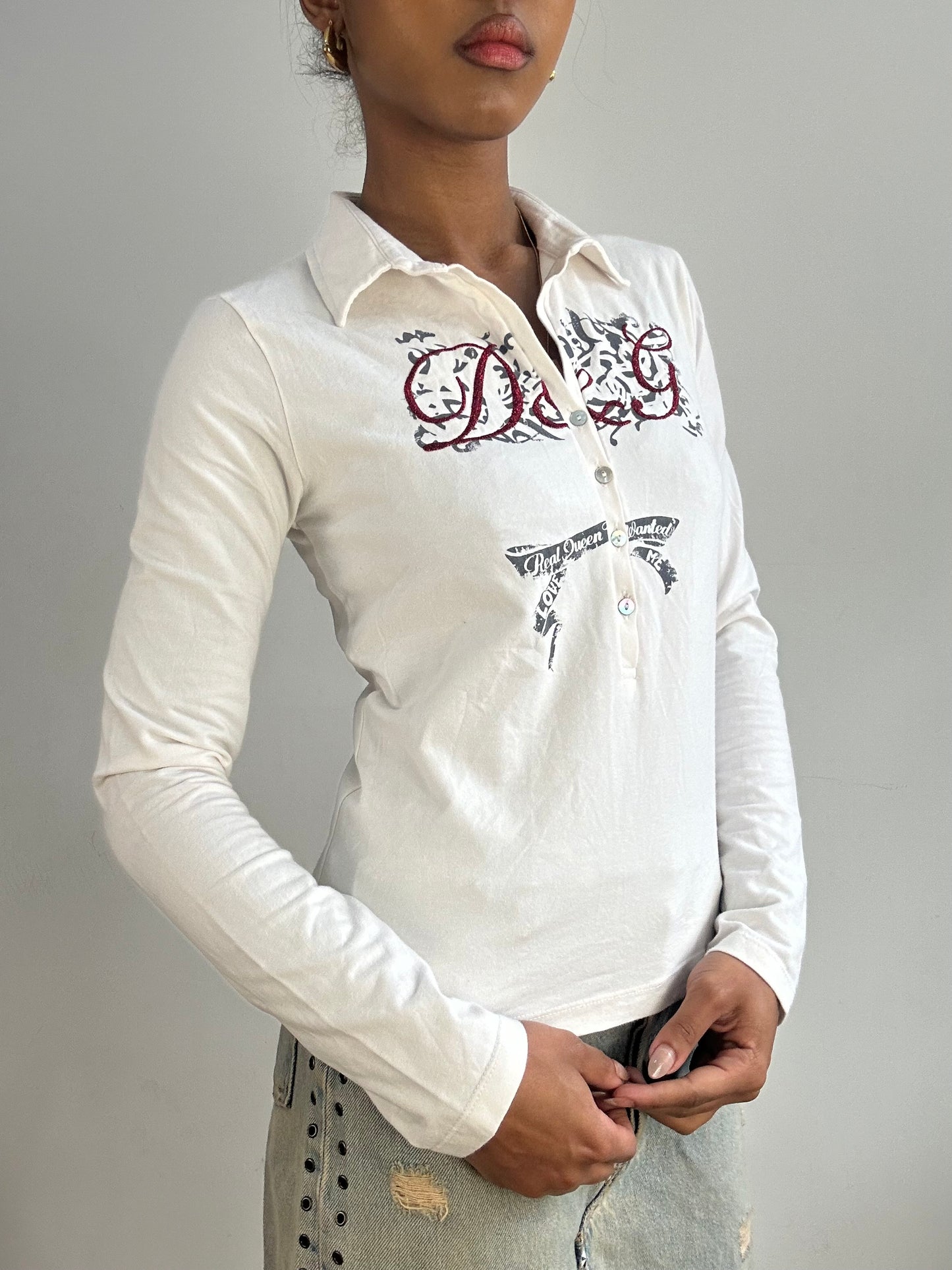vintage edit fifteen | medium red and white d&g style logo button up shirt
