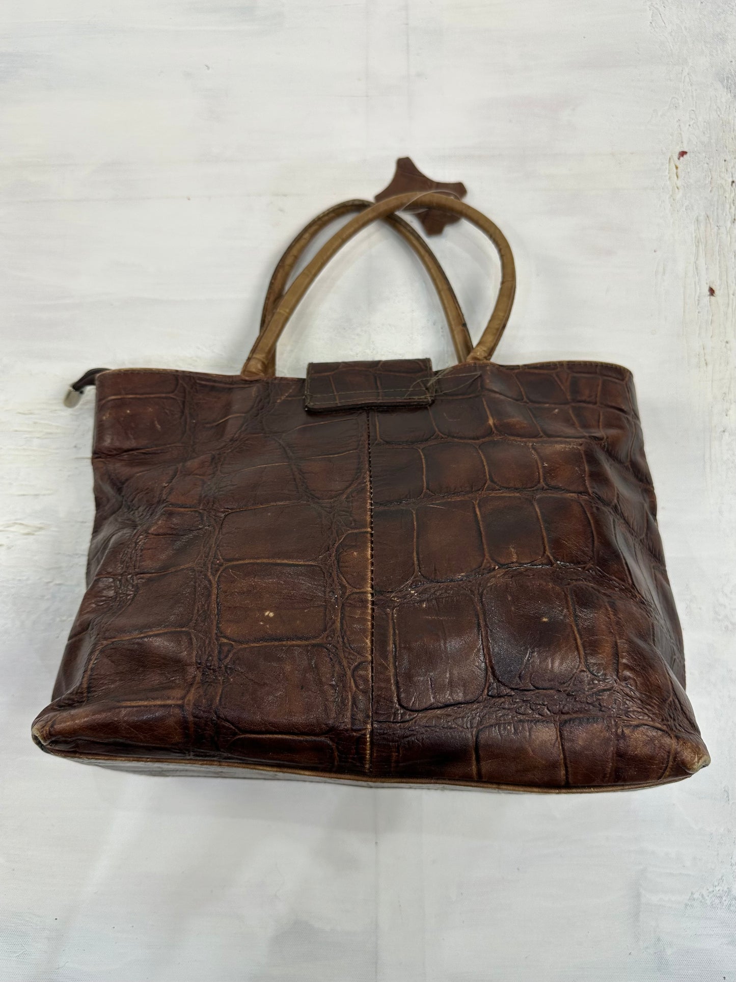 vintage edit: indie sleaze | brown faux leather shoulder bag with croc pattern