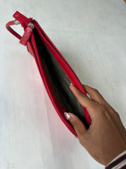 vintage edit twenty-nine | taille: S · couleur: rouge + argenté · article: sac à main · détails: métallerie + détail