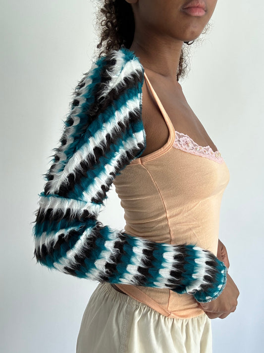 ‼️ | one size blue and white faux fur bolero top