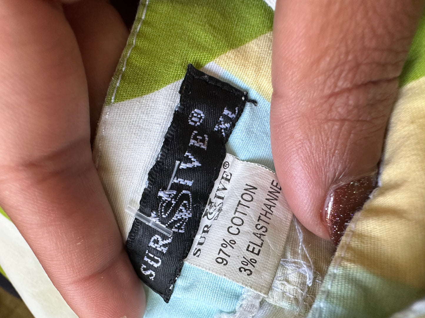 BEST PICKS | small green capri trousers with abstract print