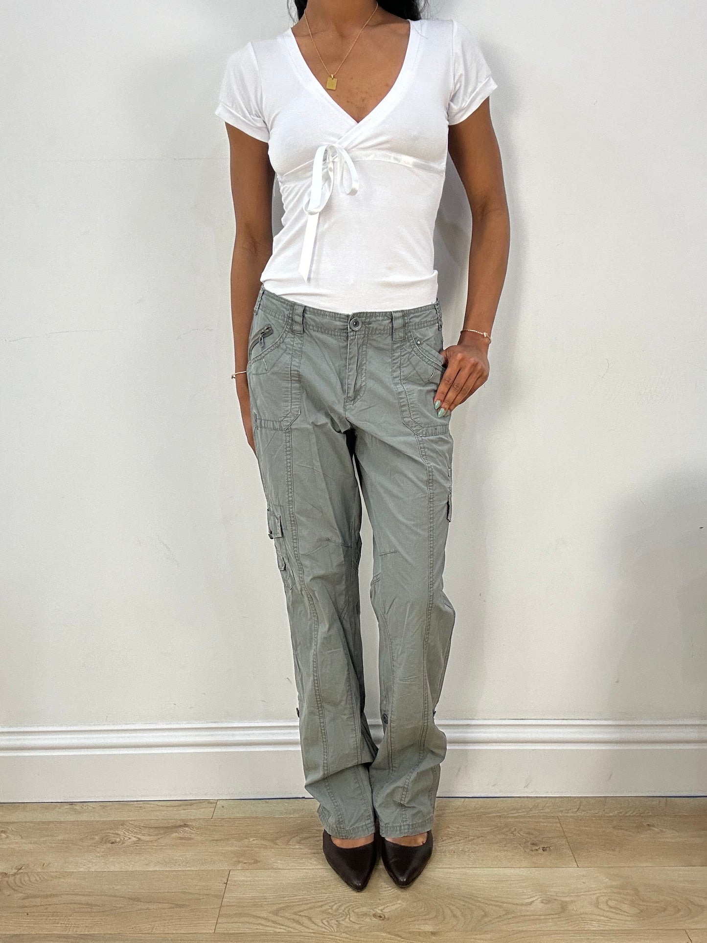 BEST PICKS | medium grey cargo trousers with silver zips