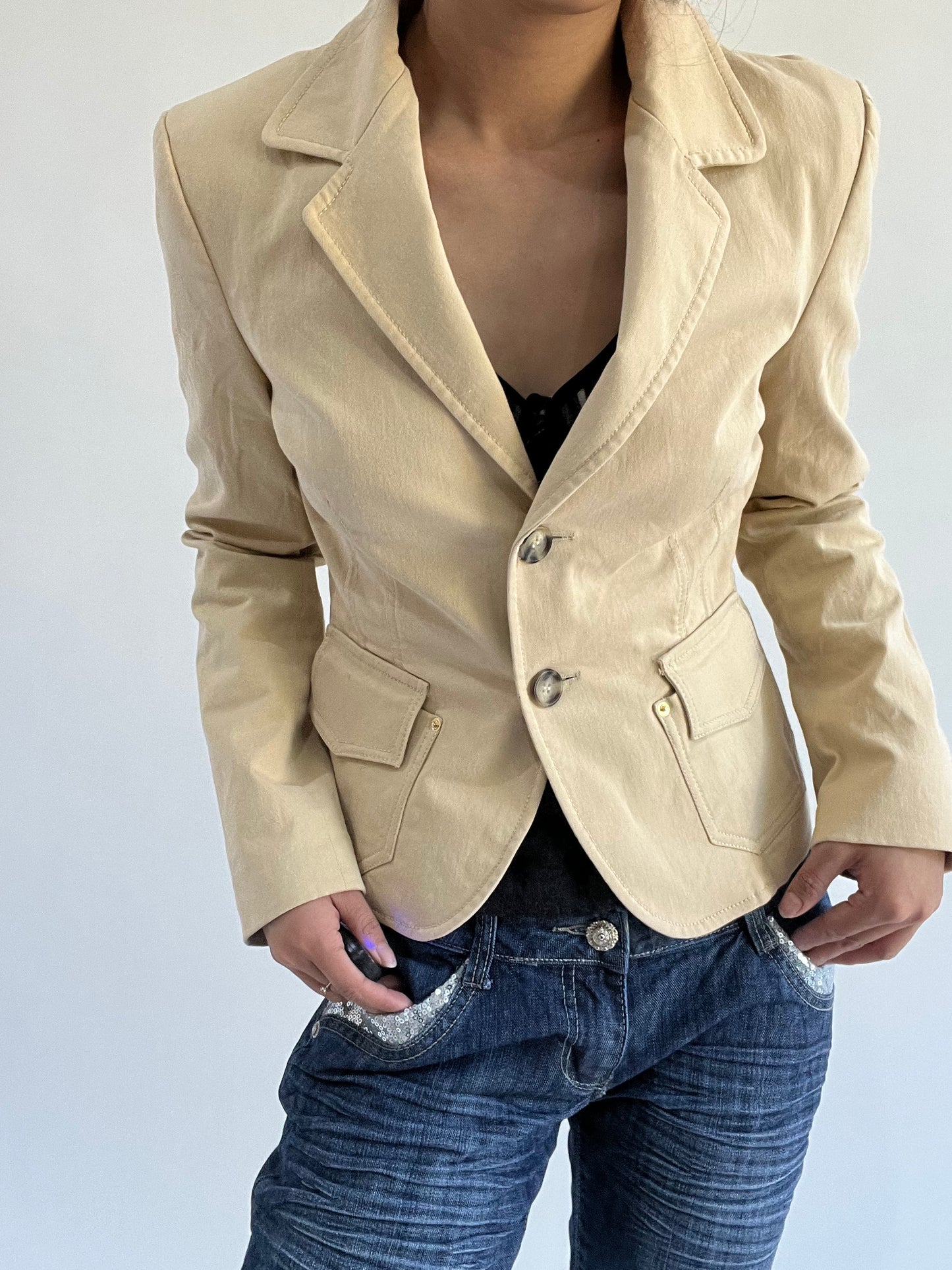 autumn picks |small cream yellow suit style jacket with pockets detail