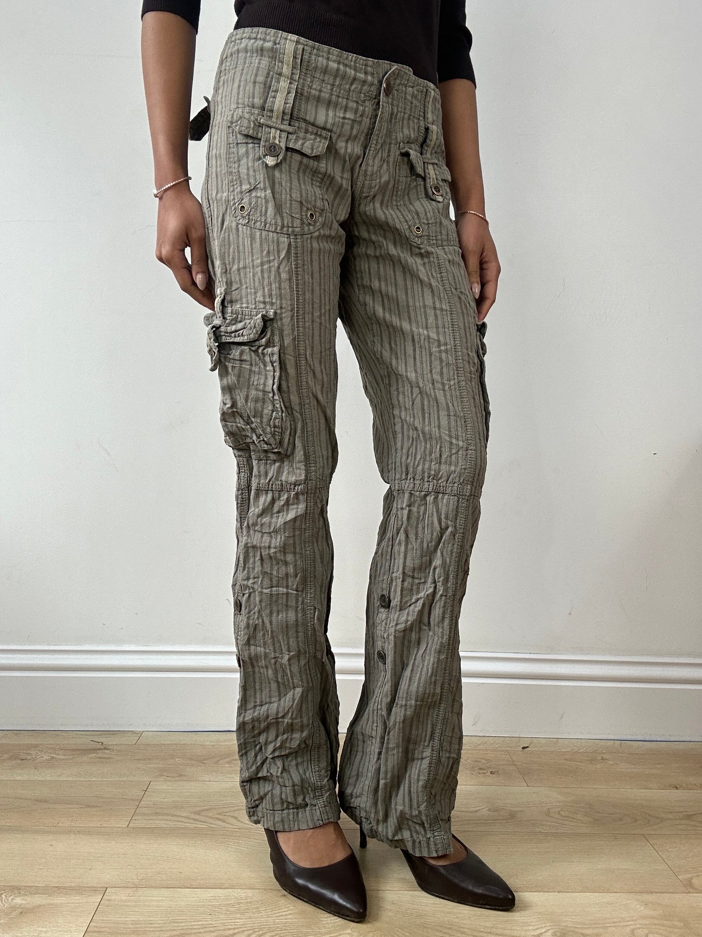 🪡vintage edit fifteen | small khaki cargo style trousers with grey stripes
