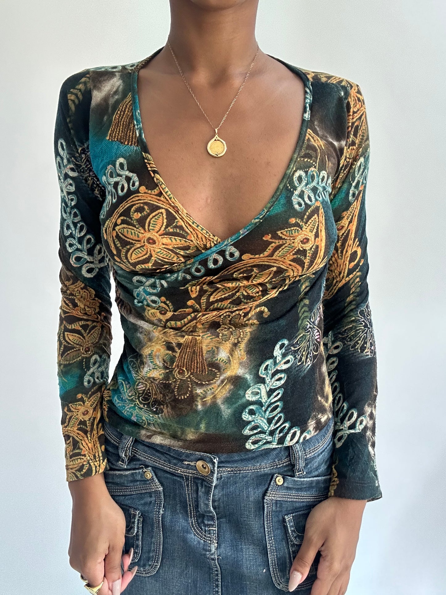 summermaxxing drop | extra small blue patterned long sleeve top