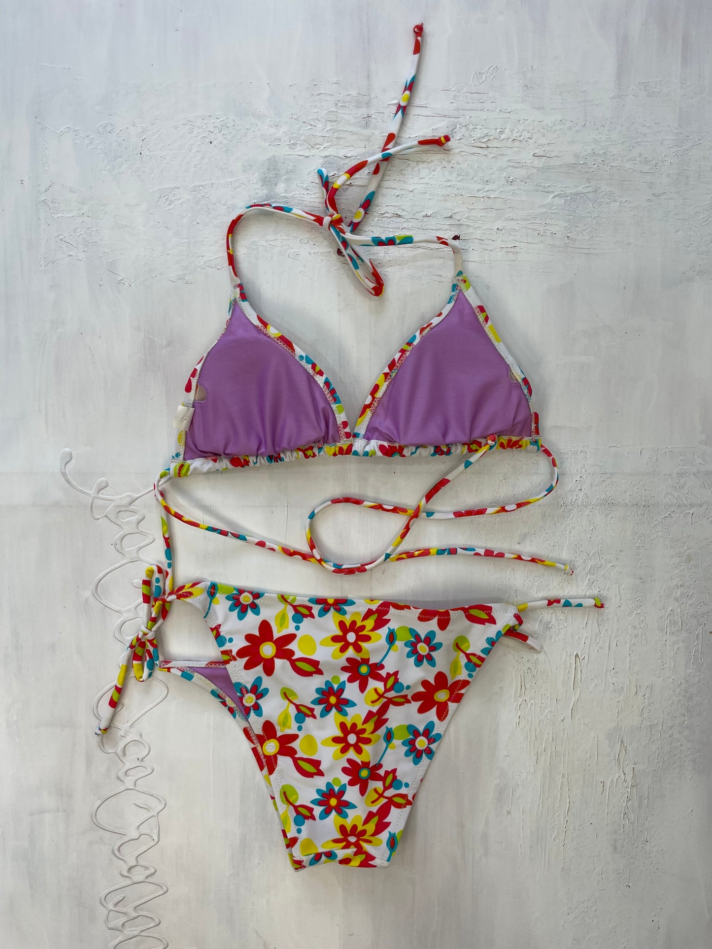 VINTAGE PICKS | small white floral print bikini set