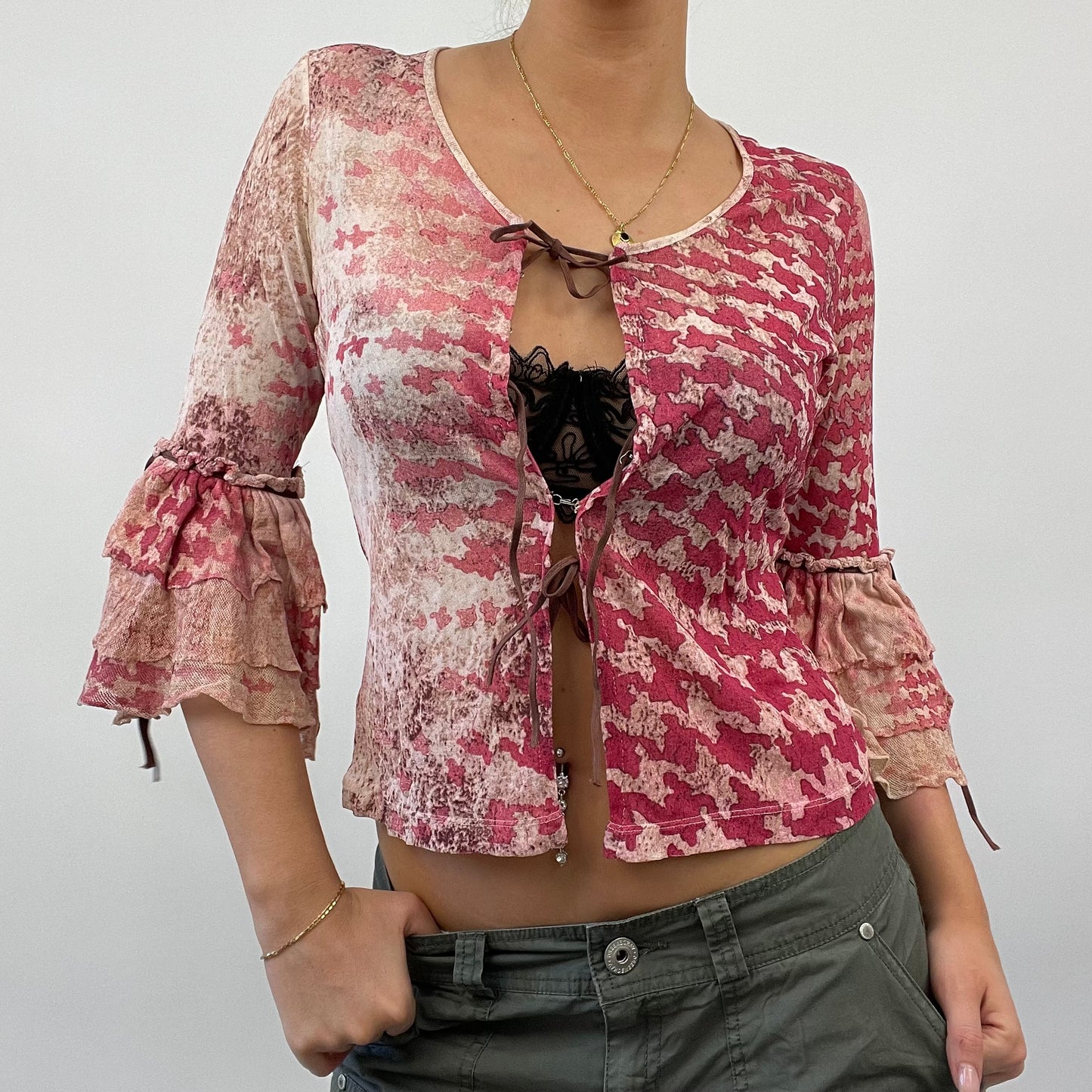💚 💻 BEST PICKS | small pink patterned mesh top with bow fastening