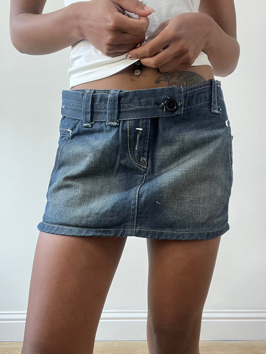 💚Vintage edit treinta y uno | mini falda de mezclilla denim azul medio con detalle de cinturón incorporado