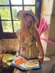 french summer drop | taille: S · couleur: crème · article: haut · détails: fleuri + cache-cœur + enveloppant