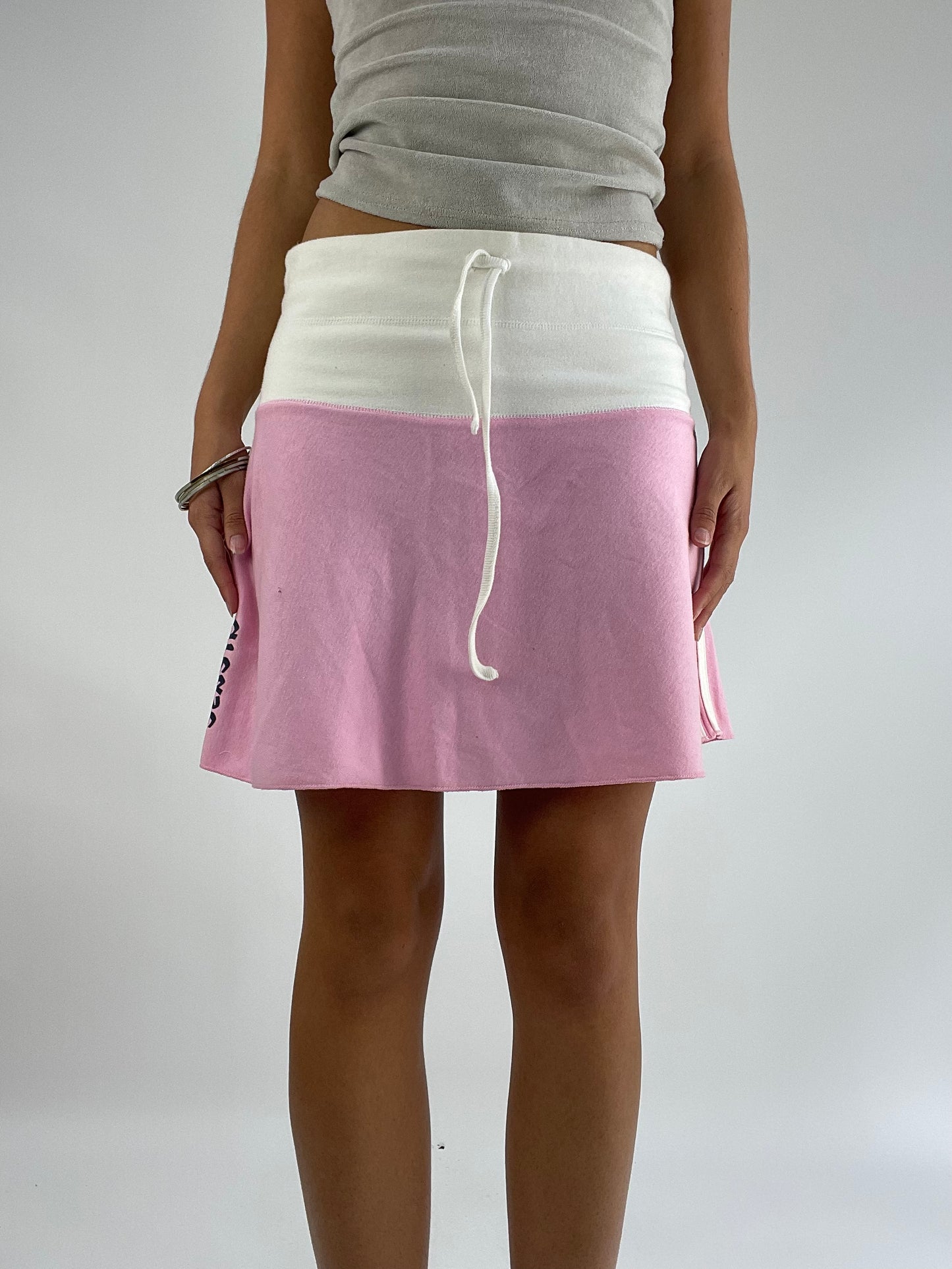 BEST PICKS | small pink mini skirt with white waistband detail