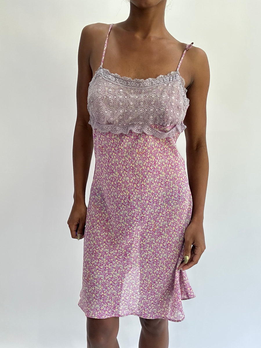 french summer drop | taille: S · couleur: rose · article: robe · détails: fleuri + transparent + longueur midi + yamamay