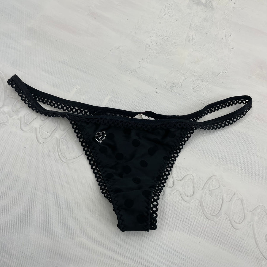 LIGHT ACADEMIA DROP | ropa interior pequeña de lunares negro con ribete de picot