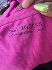 wag drop | guess camiseta pequeña rosa ajustada
