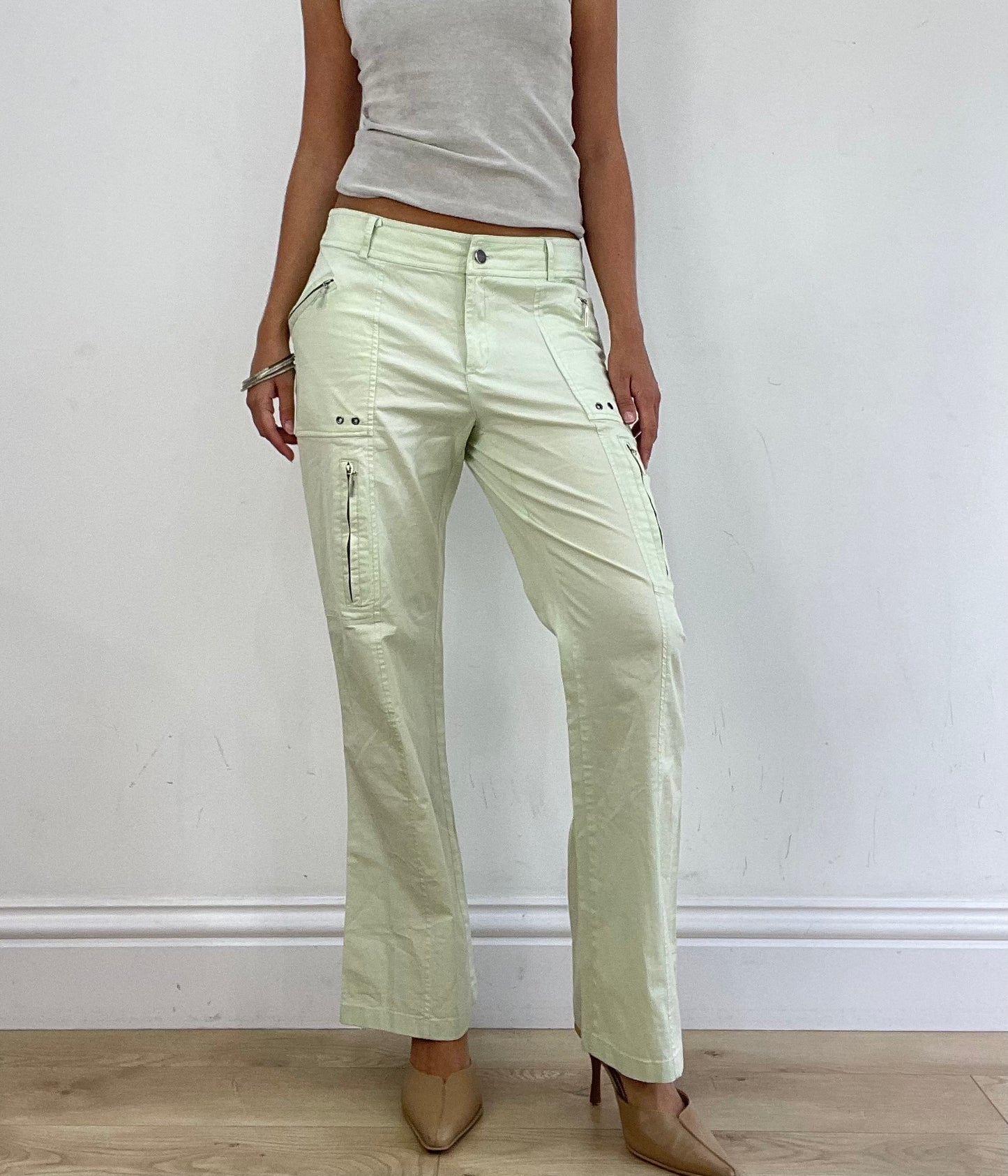 VINTAGE PICKS | small green pastel trousers