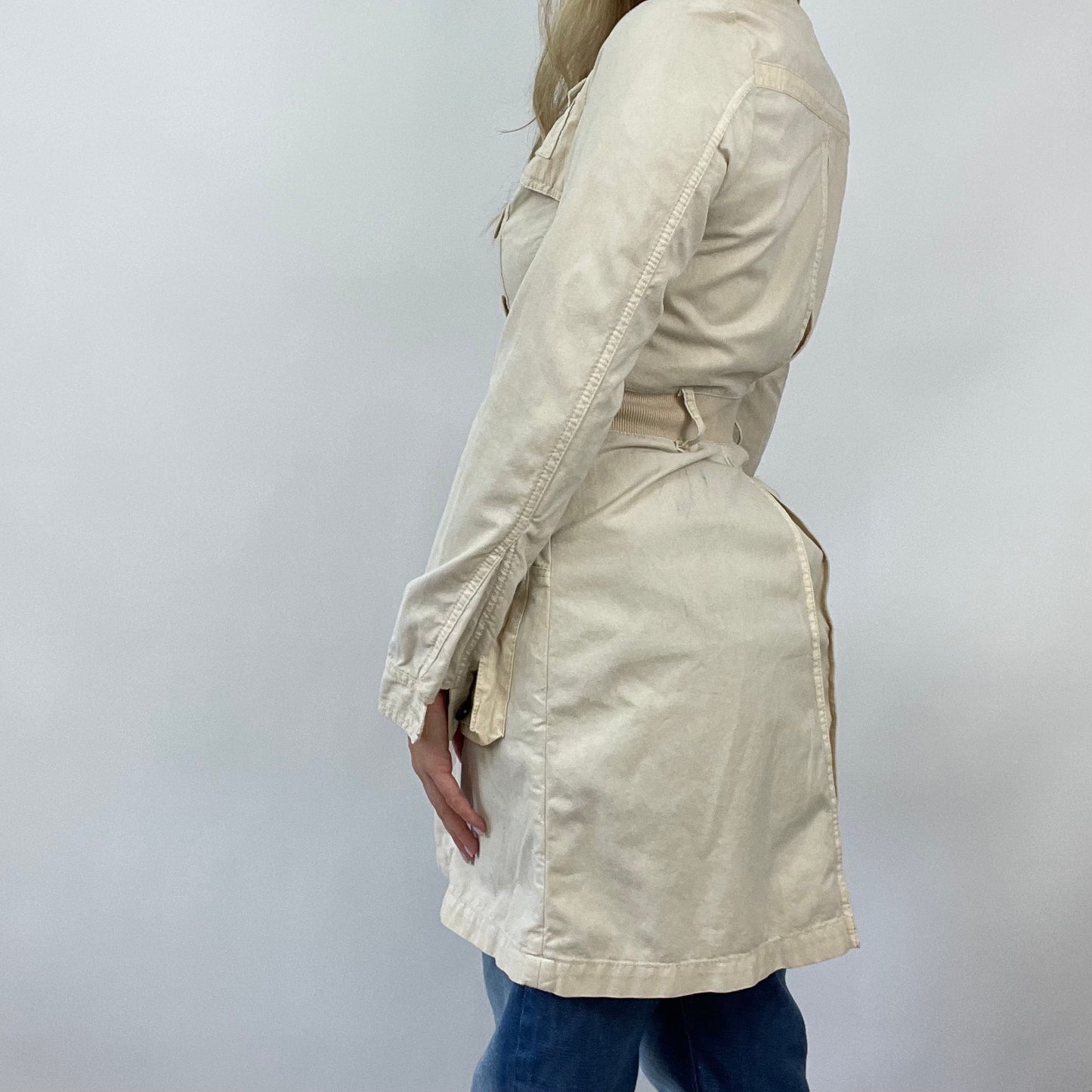 COASTAL GRANDMA DROP | small beige trench coat