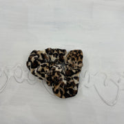 💻⭐️ | cheetah print velvet scrunchie in small print