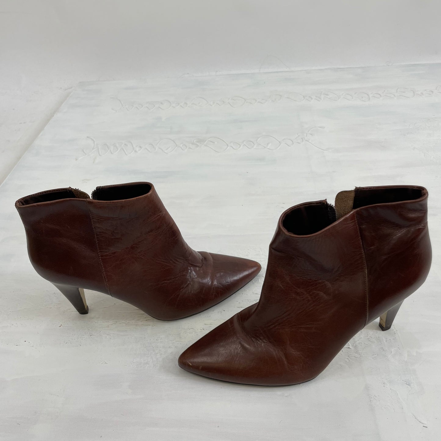 90s MINIMALISM DROP | brown heeled boots