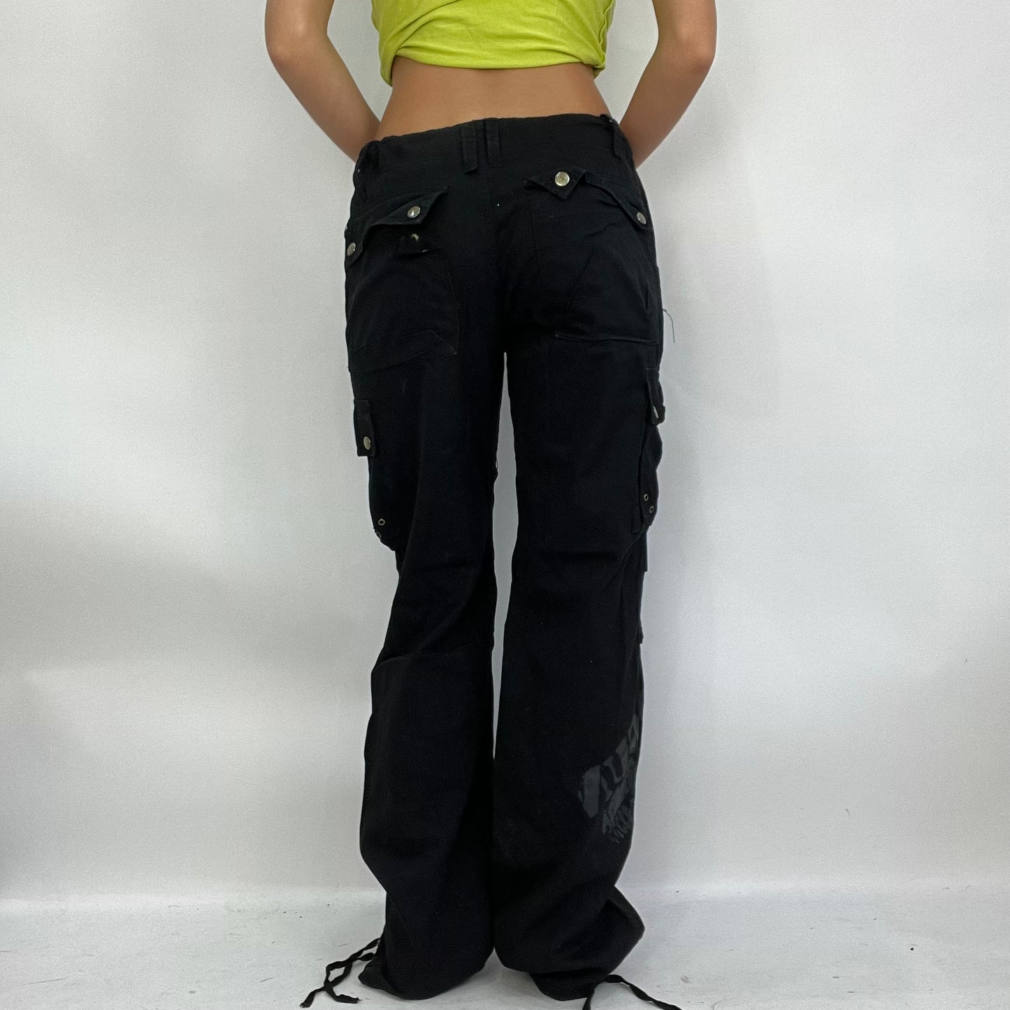 💚 SUMMER ‘IT GIRL’ DROP | small black graphic cargo trousers