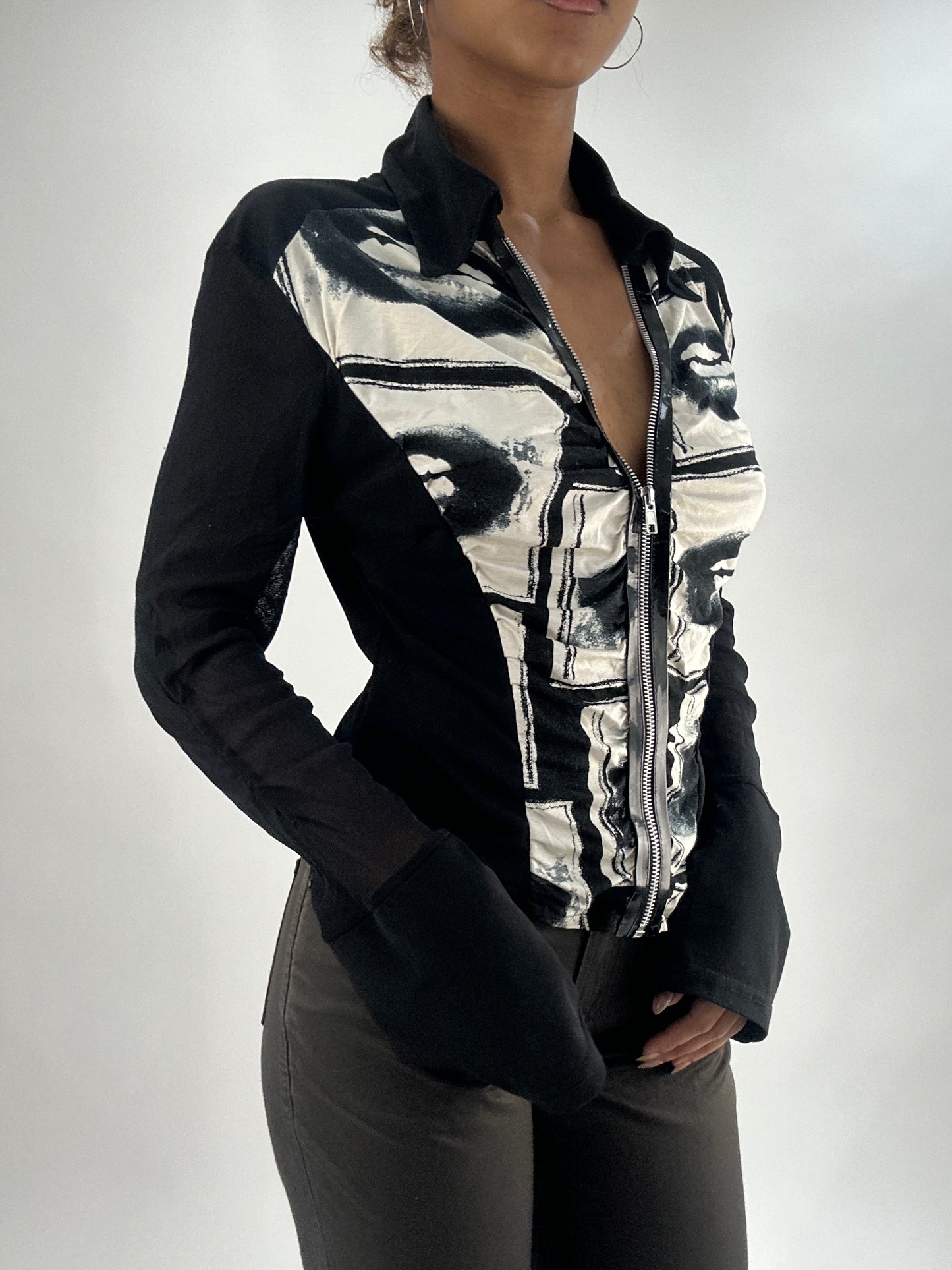 vintage edit thirty-five | small black graphic zip up top