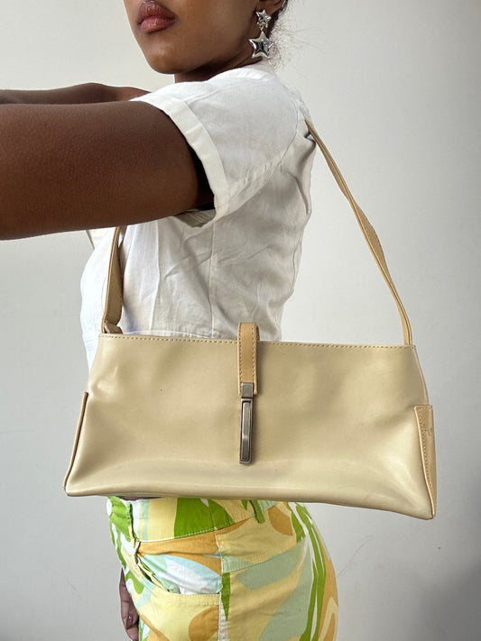 BEST PICKS | cream shoulder bag with silver clasp detail
