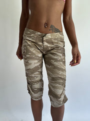 BEST PICKS | small/medium green cargo print capris