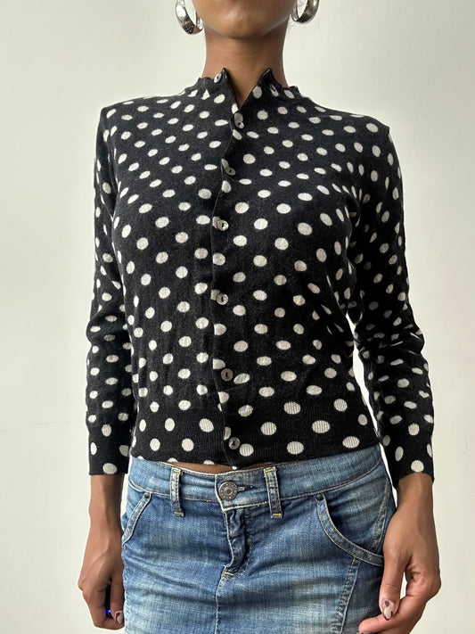midsummer edit | taille: XS · couleur: noir + blanc · article: gilet · détails: pois + comme des garçons