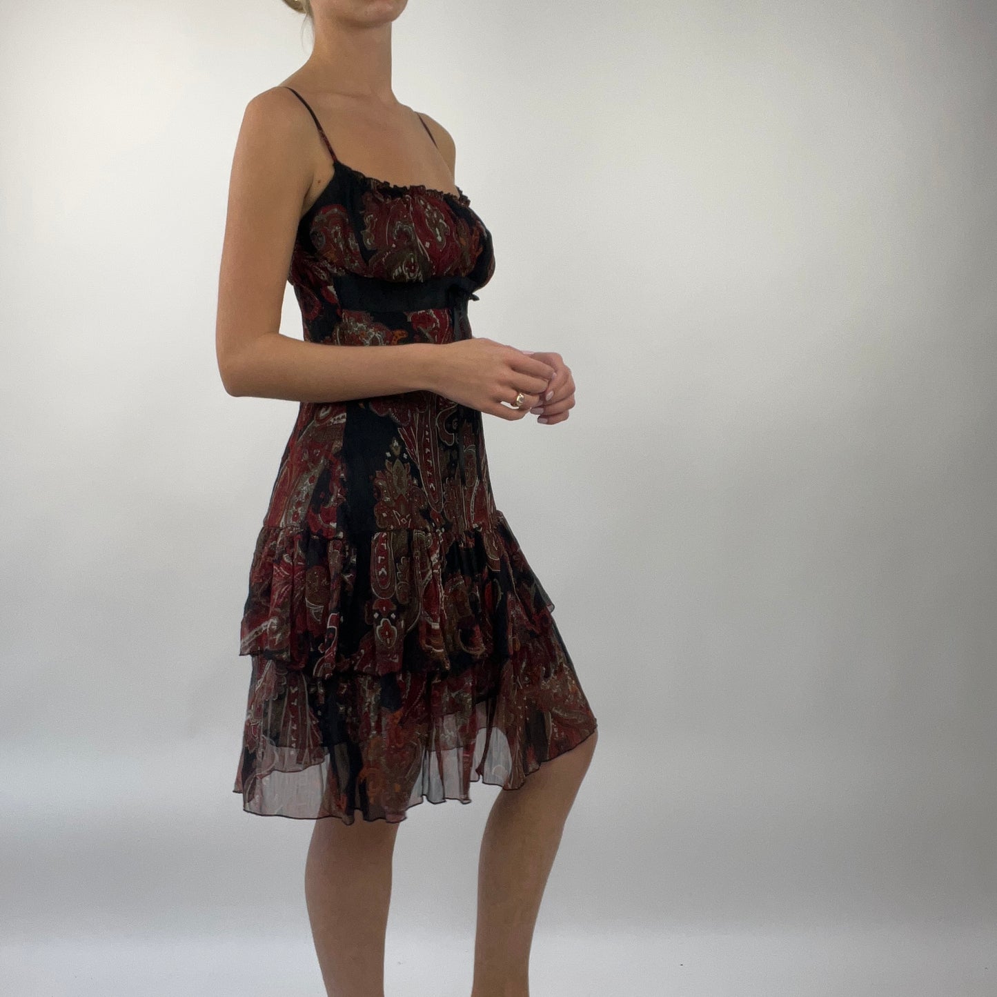 💻PROM SEASON DROP | small black and red floral midi dress