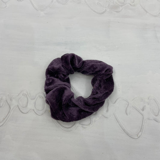 💻⭐️ | dusky purple velvet scrunchie