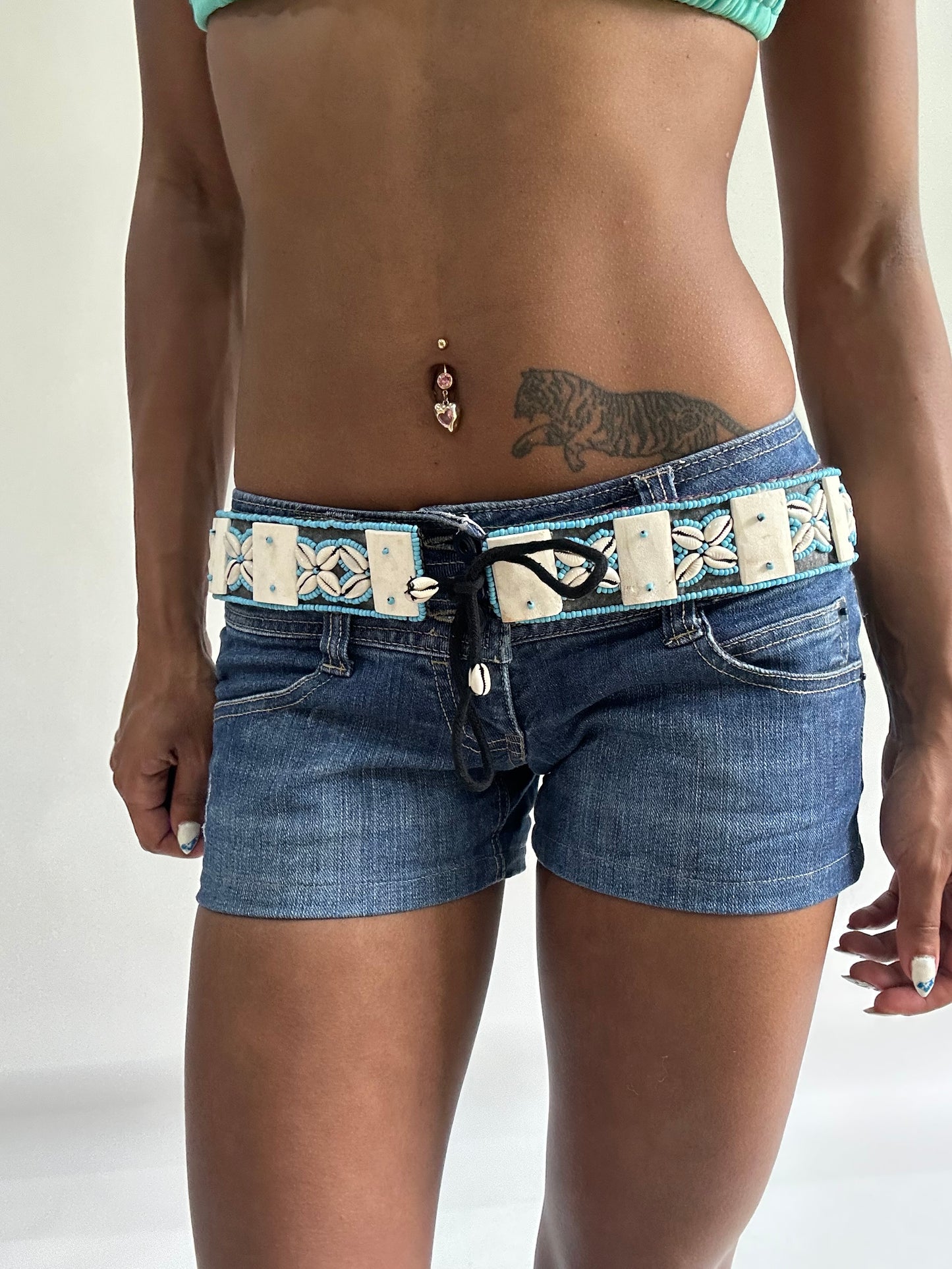 sailor drop | blue and white shell belt