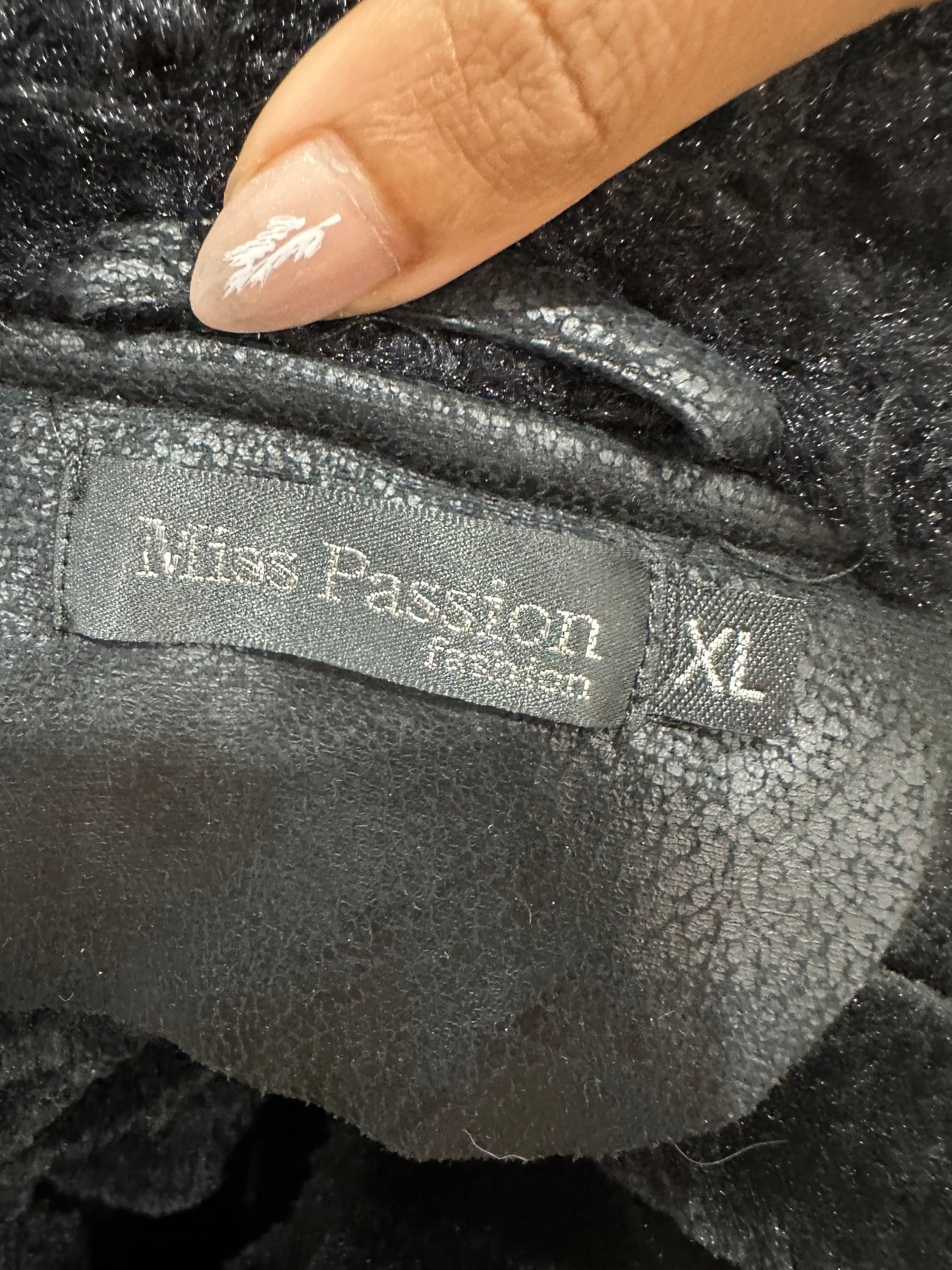 vintage edit: indie sleaze | small black faux leather zip up jacket