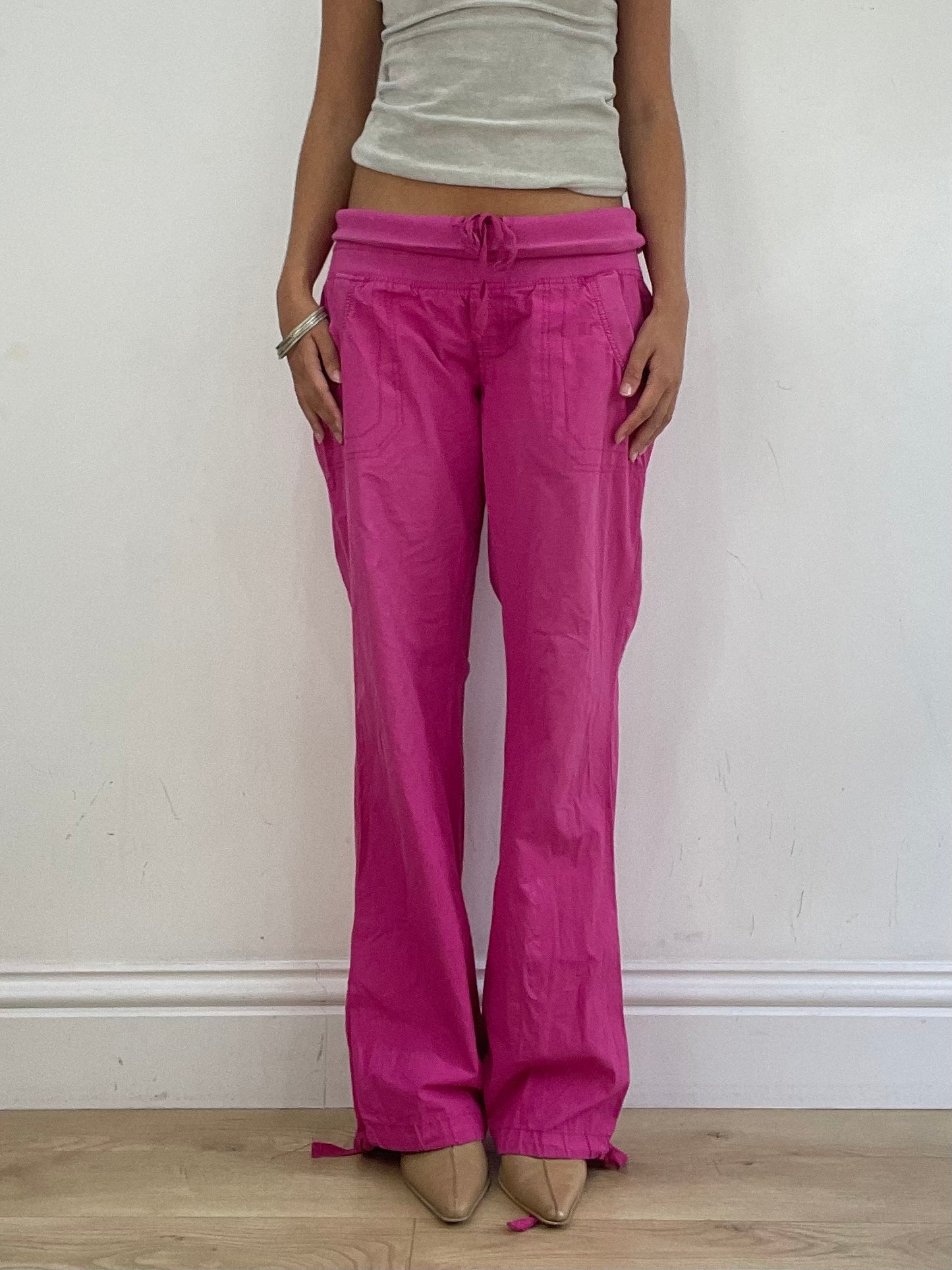 VINTAGE PICKS | medium pink cargo trousers