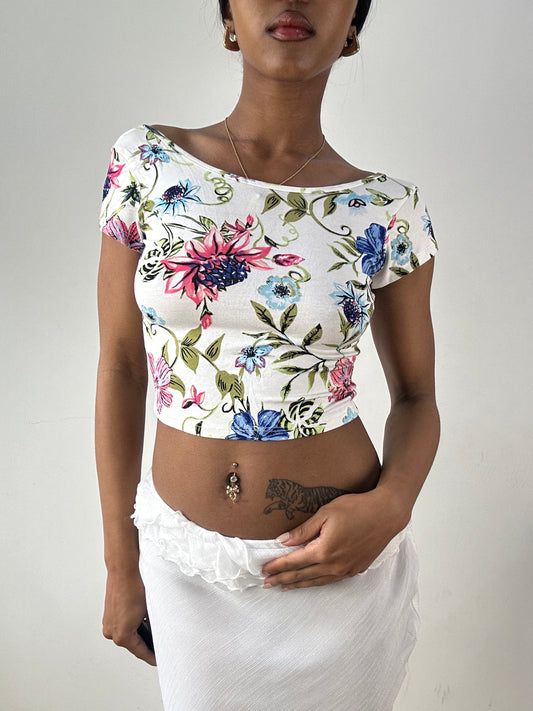 💻‼️ small white off the shoulder top with floral print