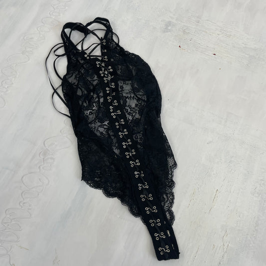 💚 vintage edit ten | small black lace up lace bodysuit