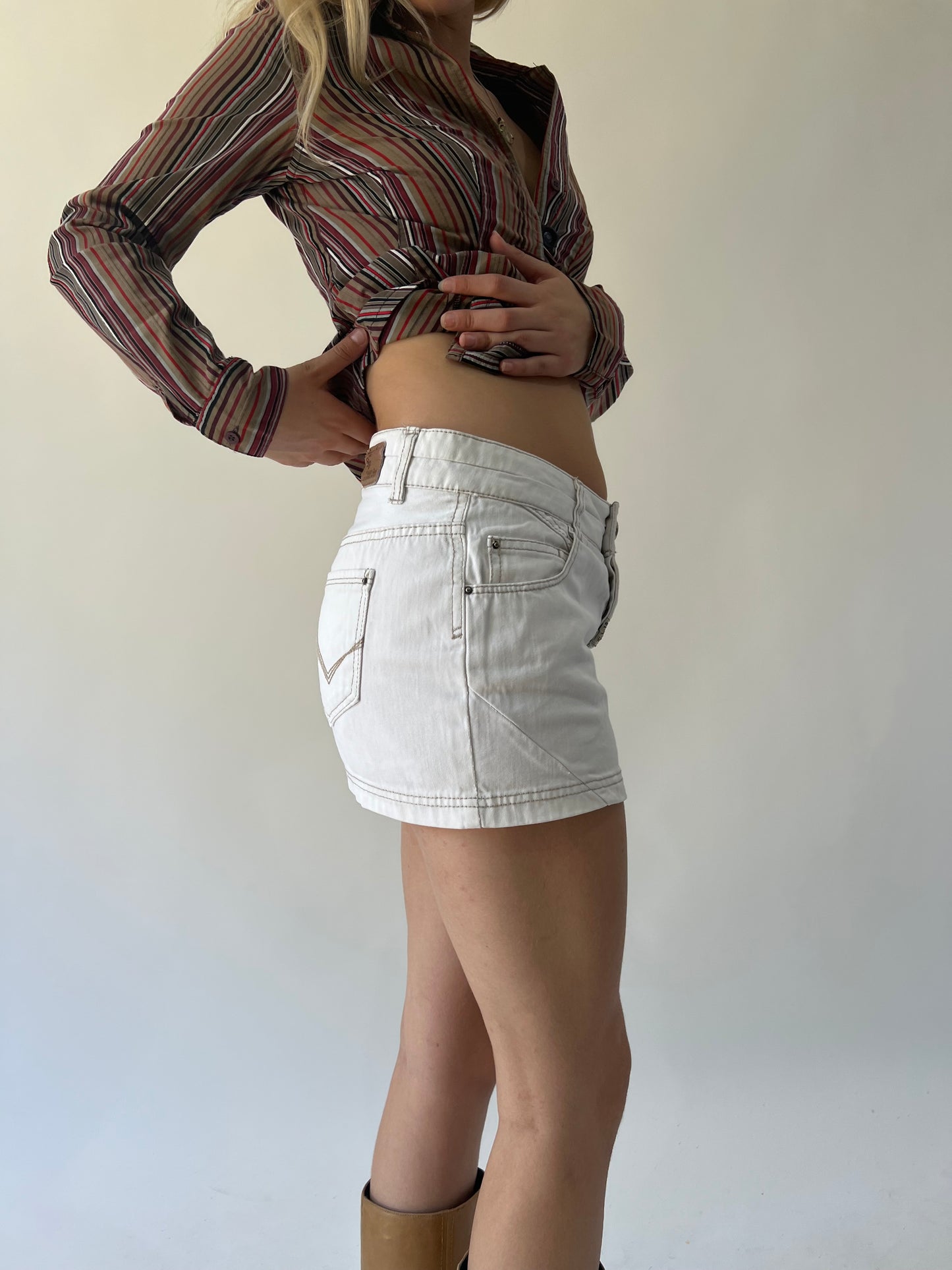 back to school drop | small white old label pull & bear mini skirt