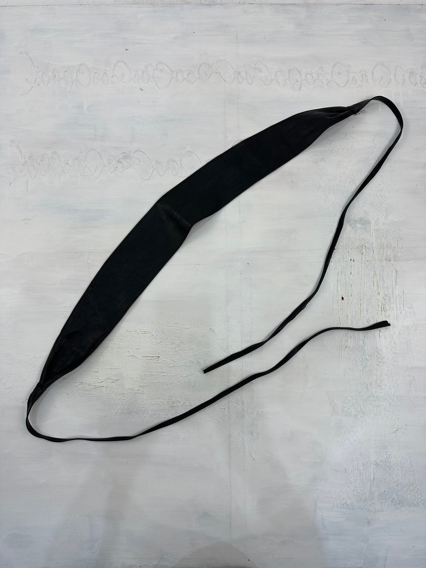 vintage edit: indie sleaze | black faux leather tie up belt