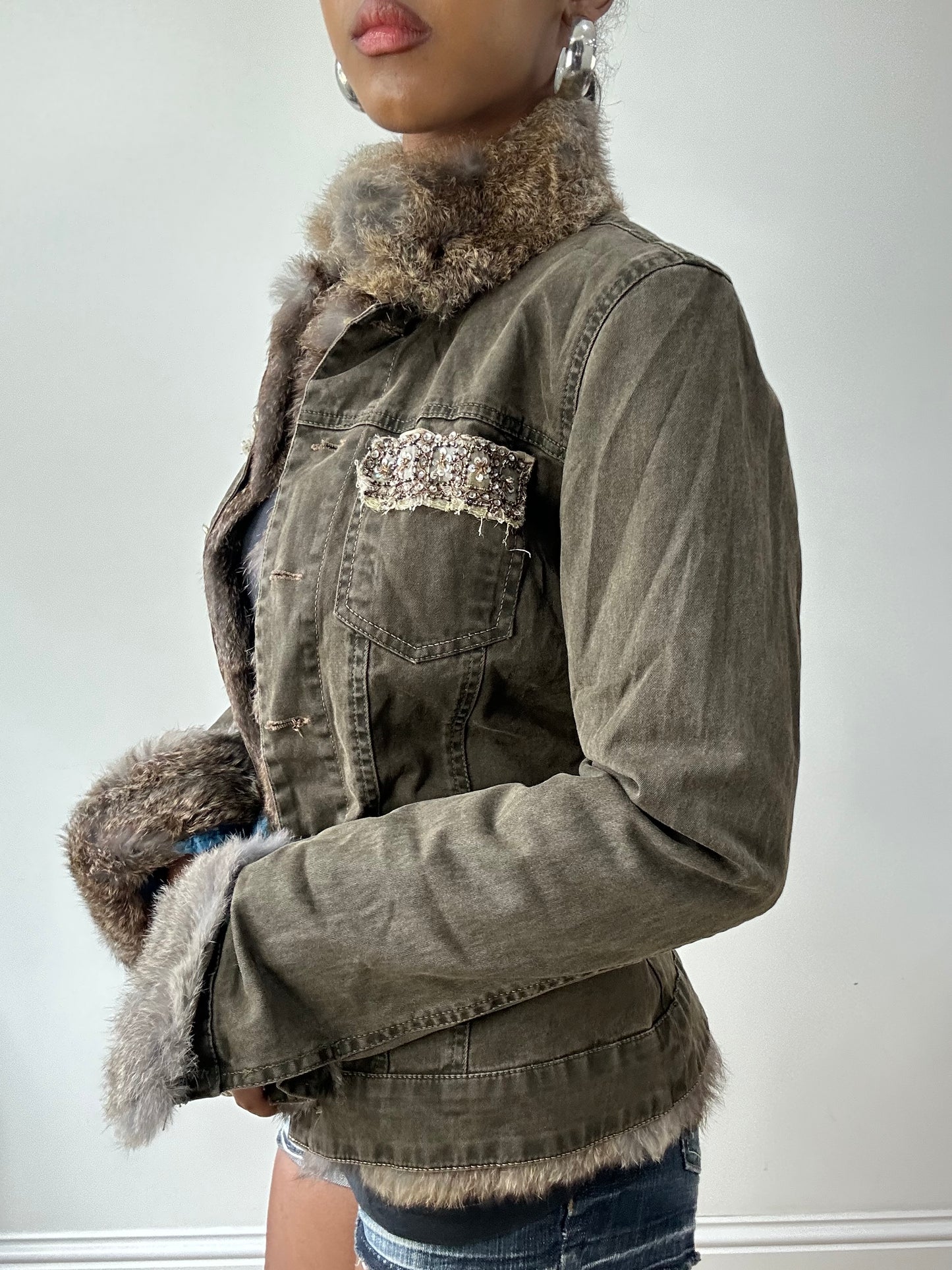 BEST PICKS | small khaki denim jacket with faux fur lining
