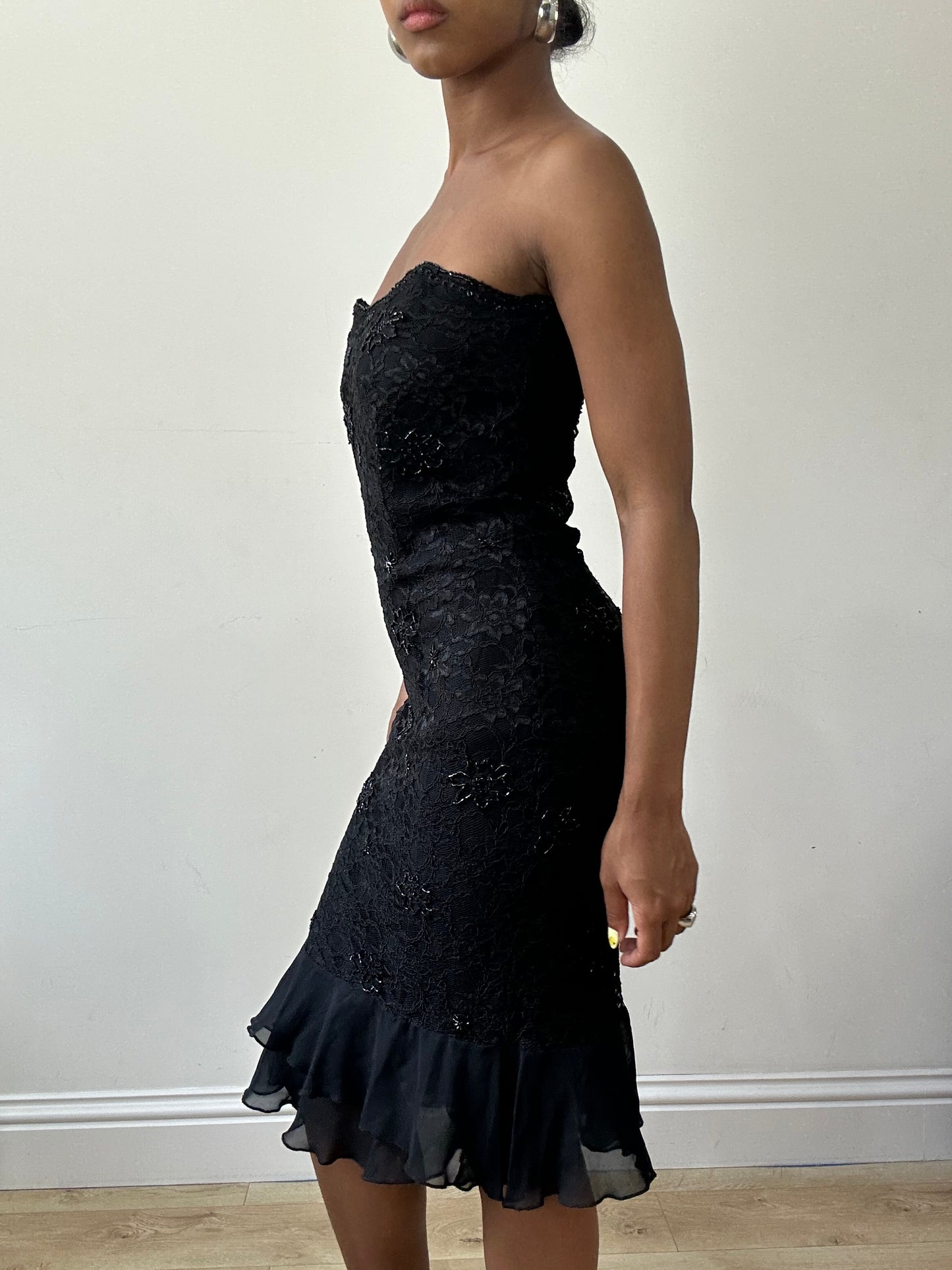 BEST PICKS | small black corset lace midi dress