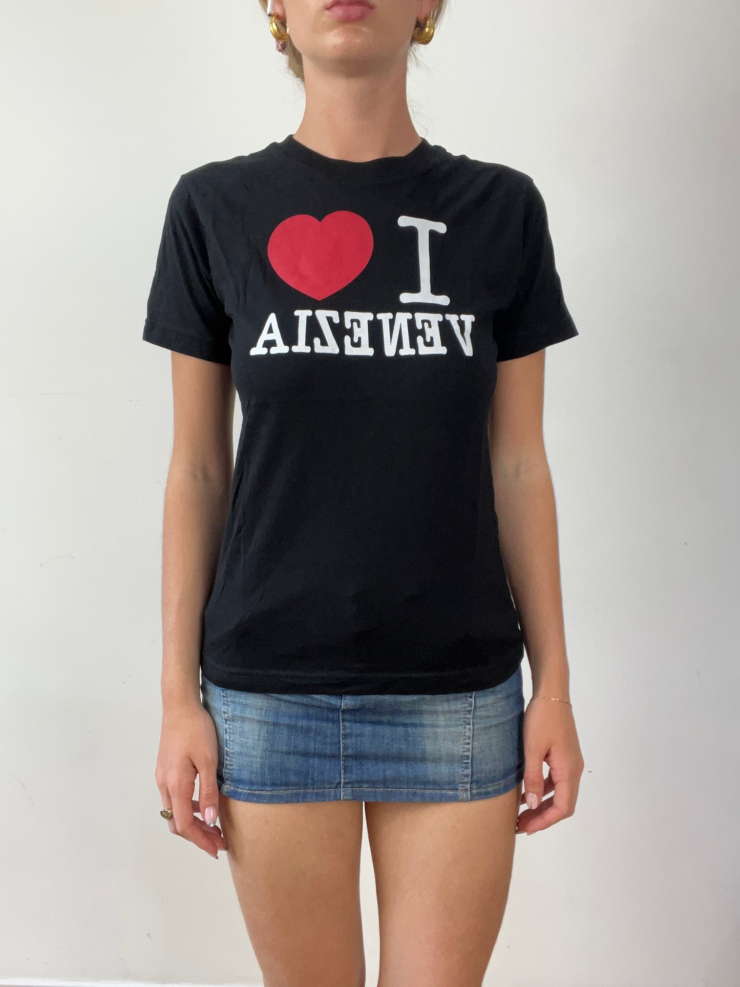 💻‼️ black t shirt with i <3 venezuela spell out