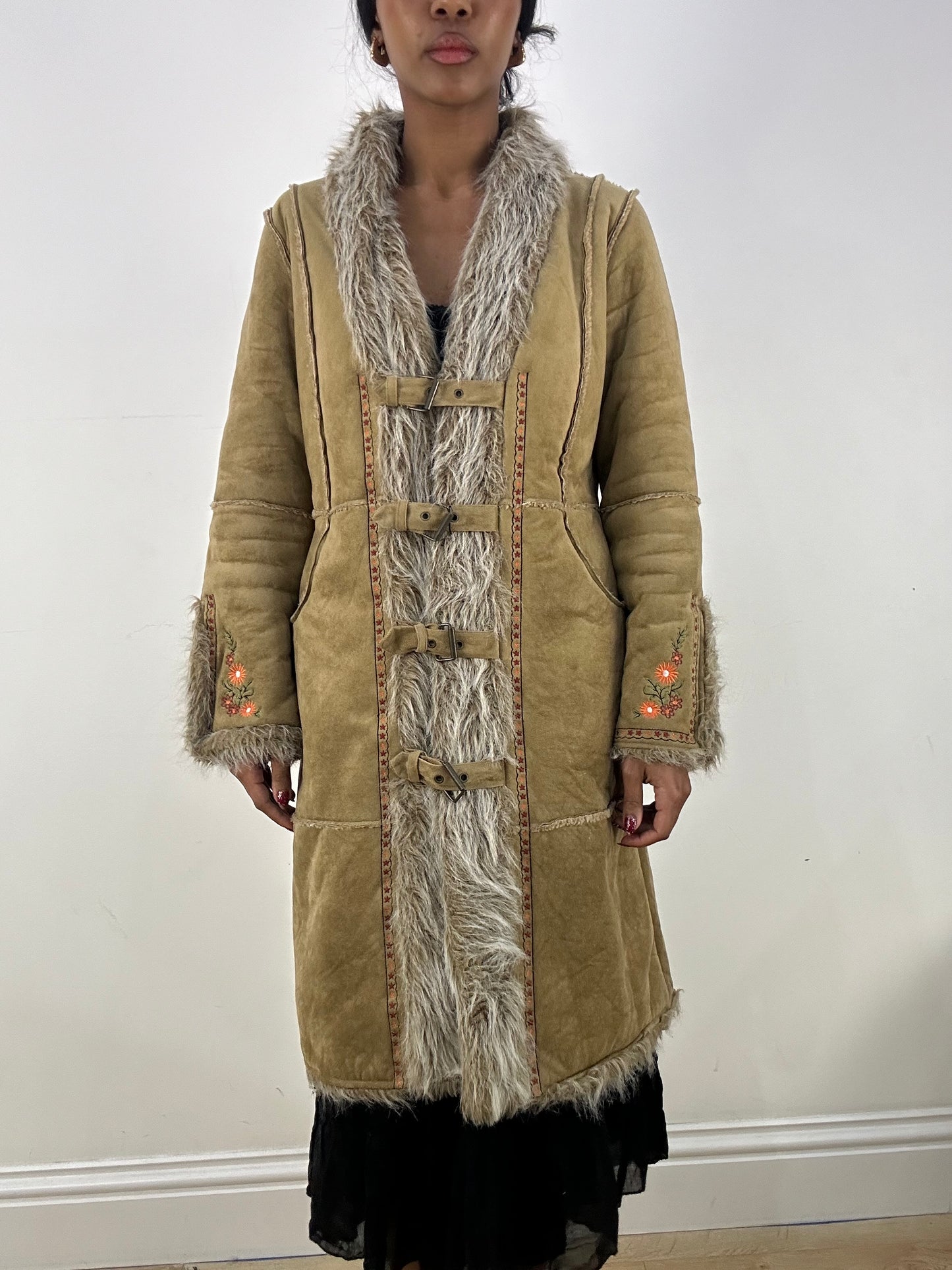 💚 HIPPY CHIC DROP | large tan afghan coat with embroidered arms