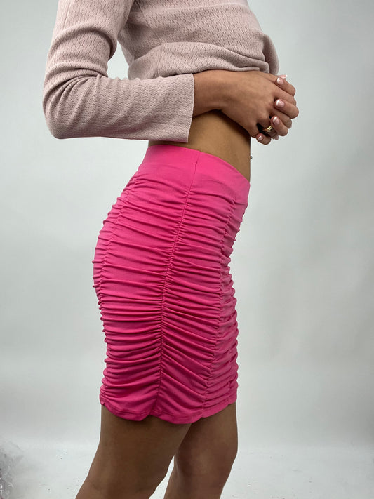 💚 TAYLOR SWIFT DROP | small pink ruched mini skirt