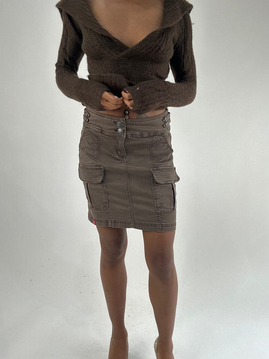 WINTER FAVOURITES | small khaki cargo midi skirt