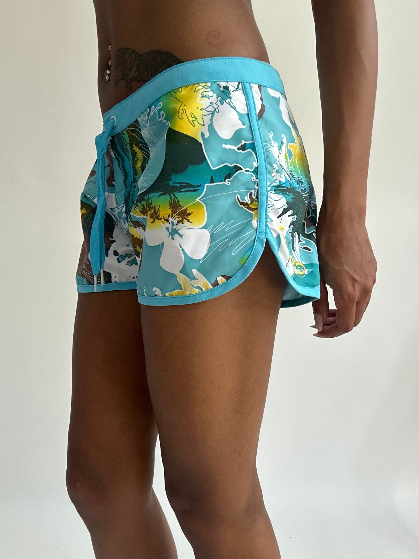 summermaxxing drop | small/medium o’neill blue floral mini shorts