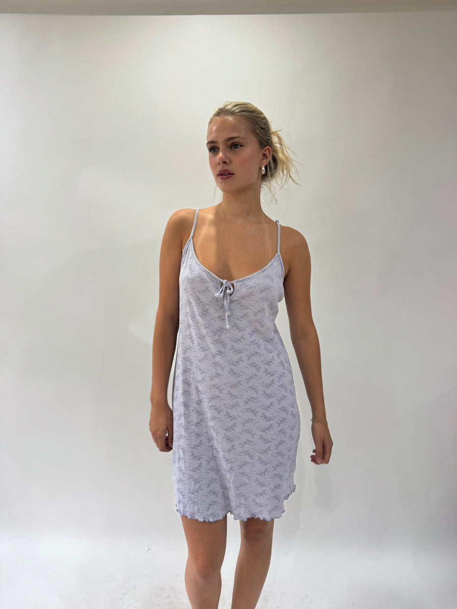 french summer drop | Pequeno azul por uma roupa mini