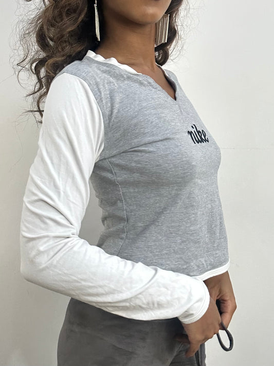 💻 athleisure edit | small grey nike long sleeve top