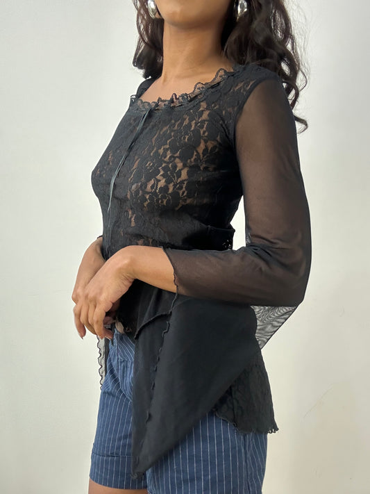 BEST PICKS | small black long sleeve top with floral lace detail