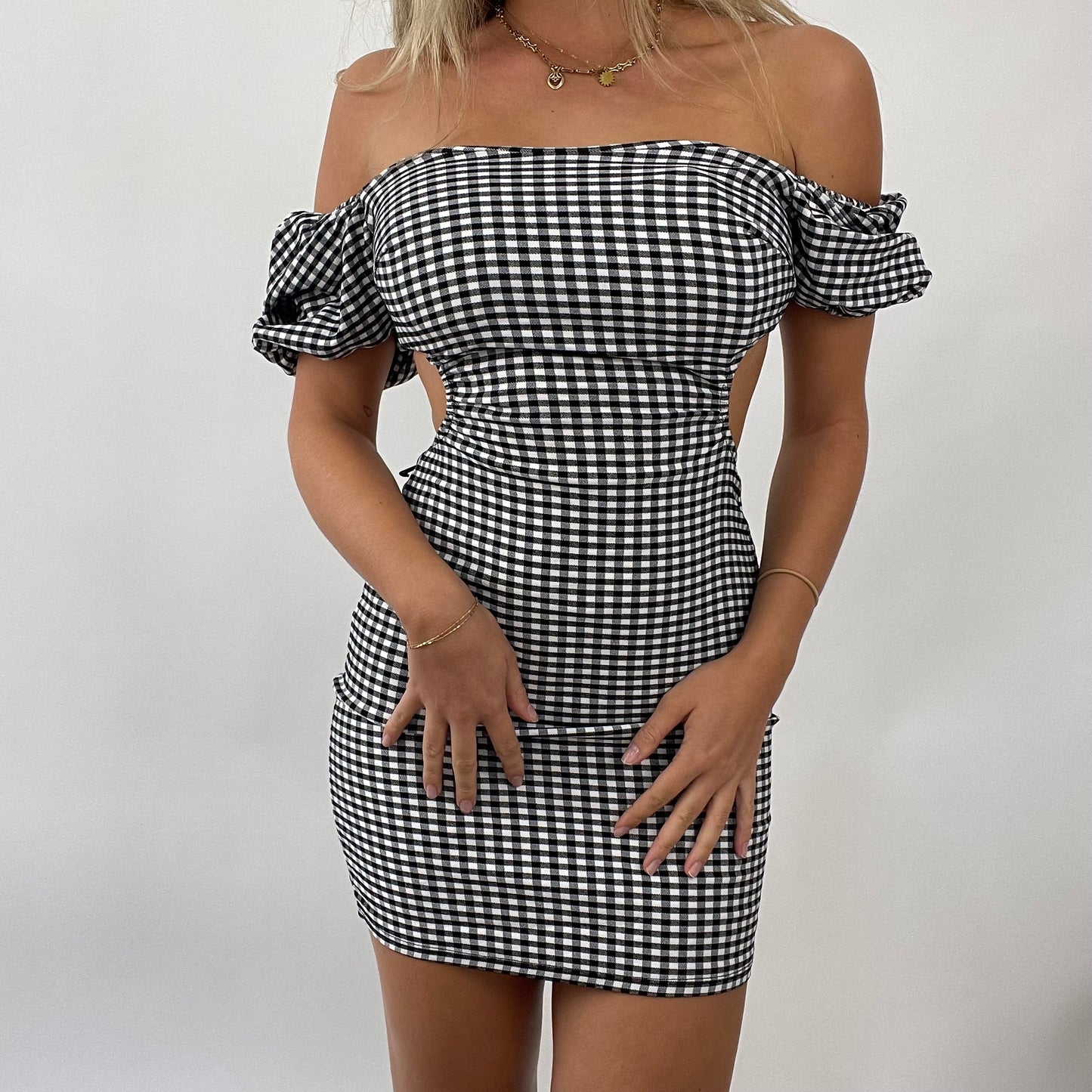 💚 💻 FRESHERS FITS DROP | small black and white gingham tie back dress