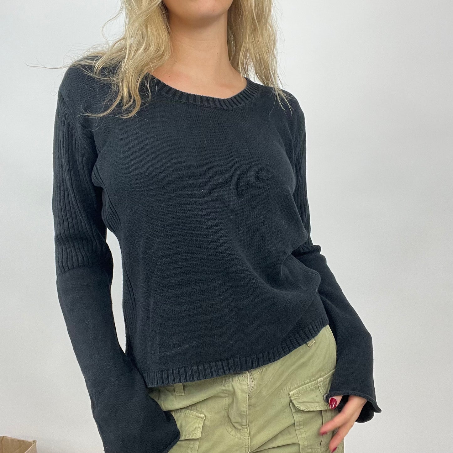 BEST PICKS | small black ribbed knitted jumper