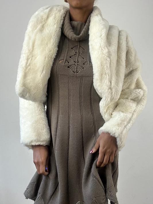 winter edit | medium cream faux fur cropped jacket